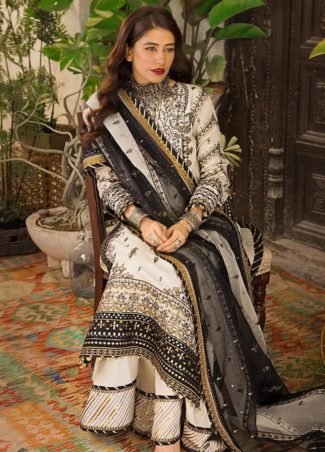 Asim Jofa | Luxury Lawn 2023 | AJLR-18