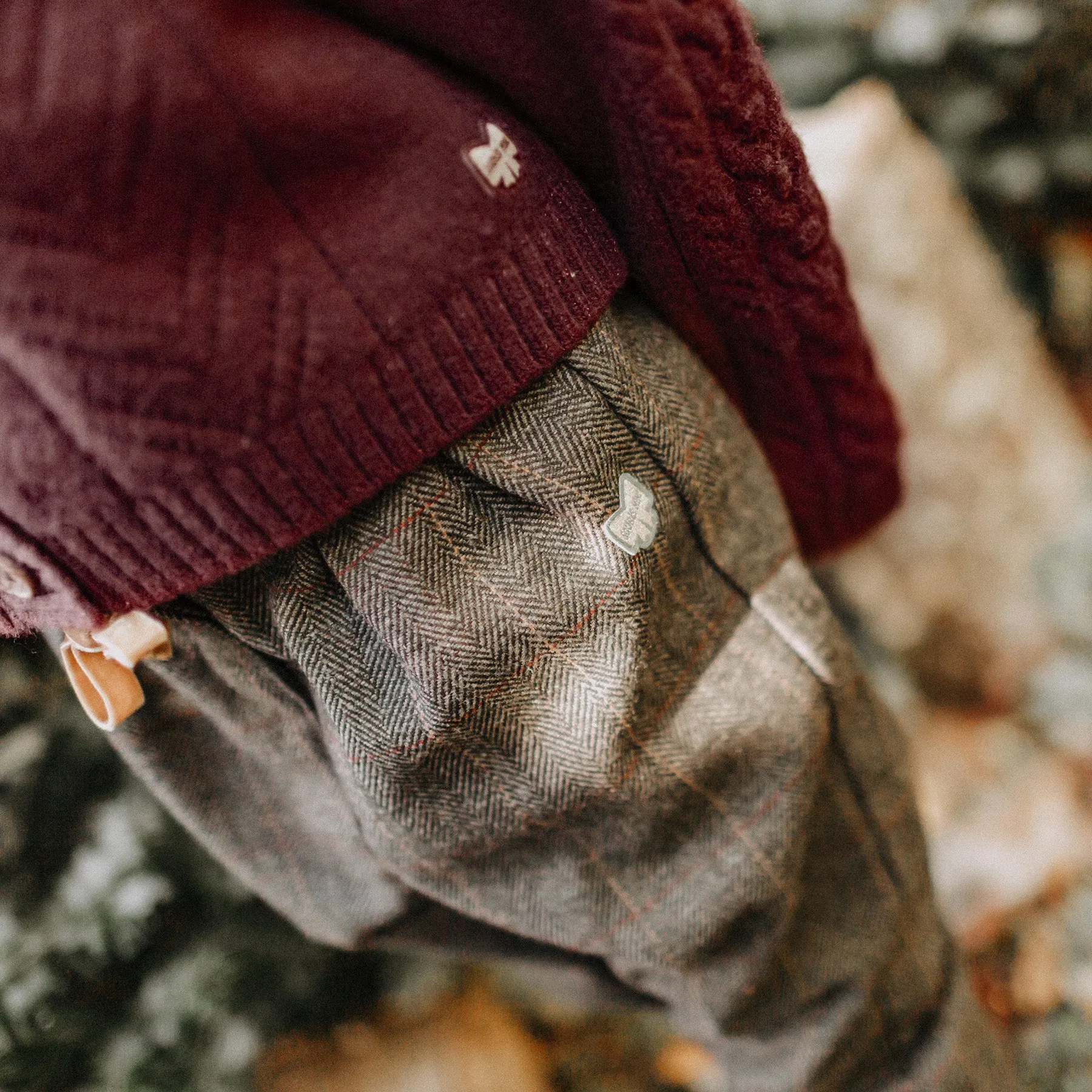 Pantalon 7/8 « coupe mom » en tweed à chevrons, enfant  || Mom cut 7/8 pants in herringbone tweed, child