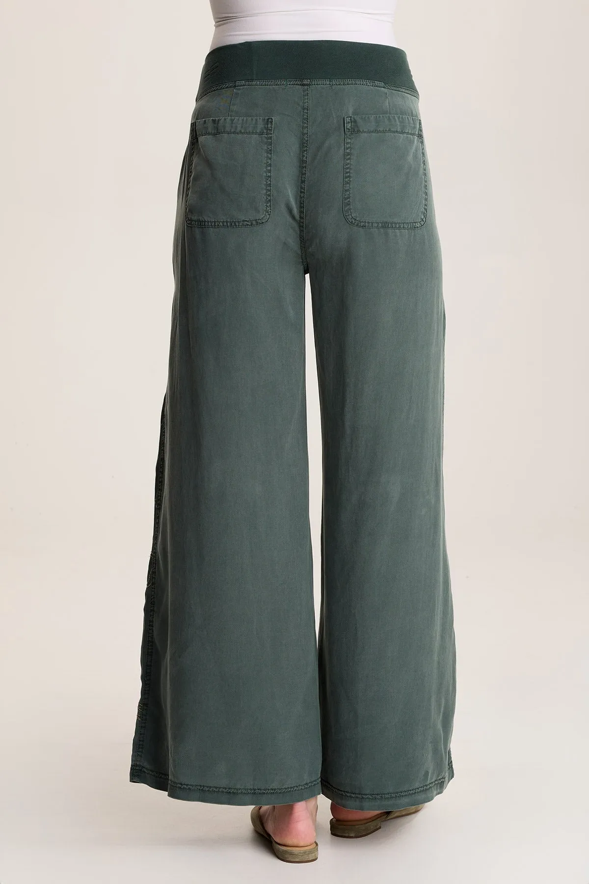 Phedora Twill Embroidered Wide Leg Pant