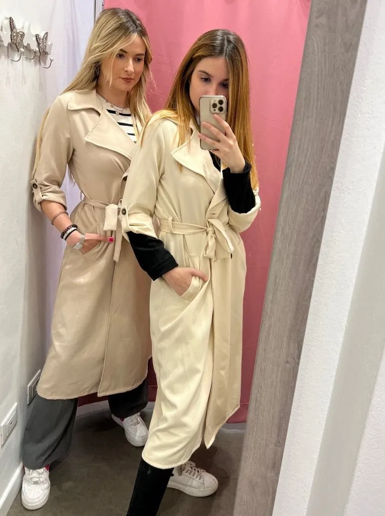 Trench beige con cintura