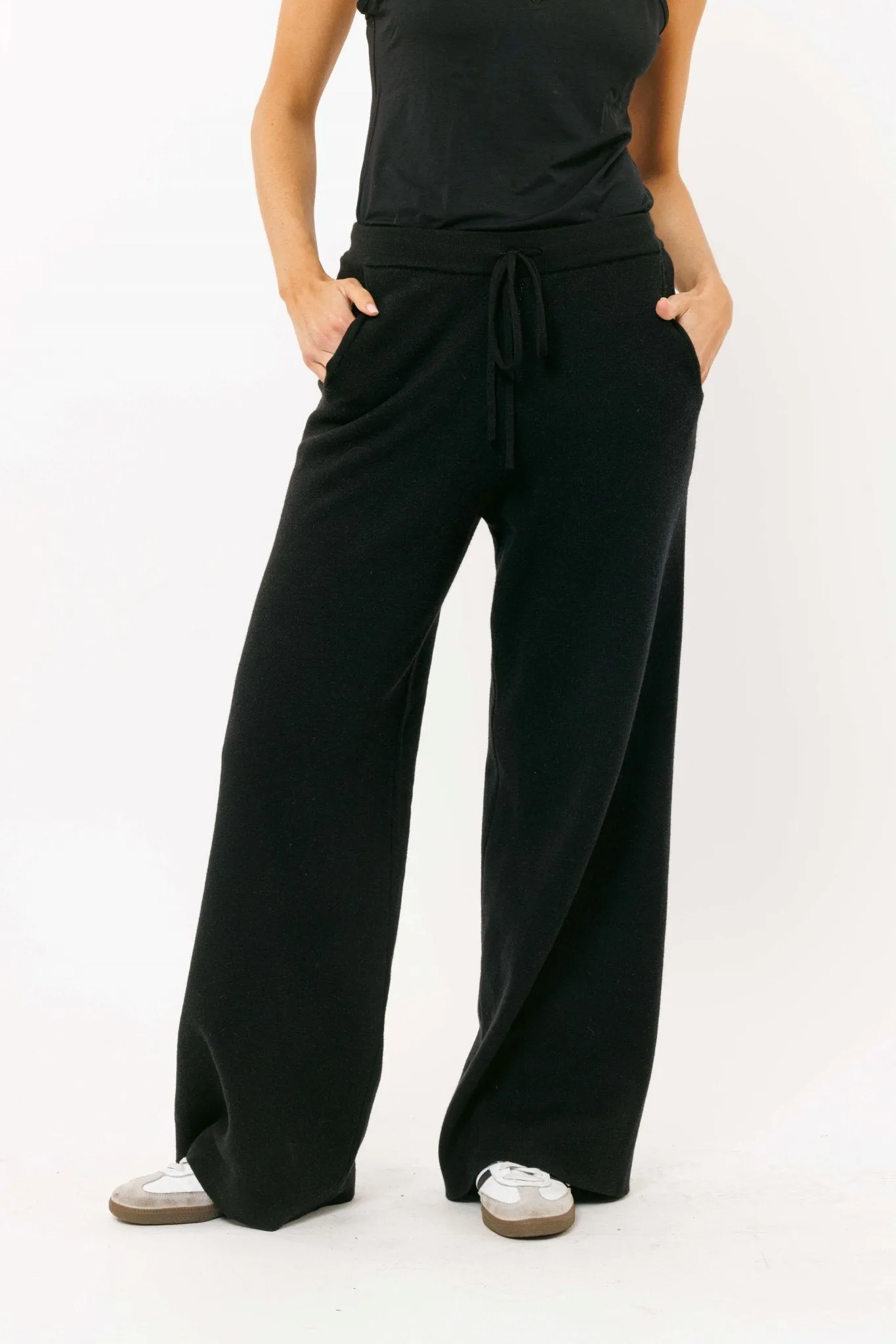 Wide Leg Eye Knitted Pants